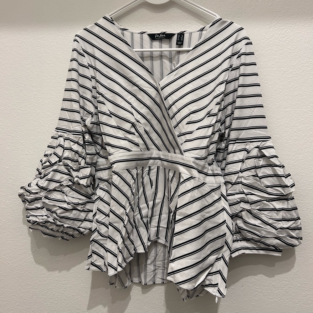 Du Jour Top Size 14 NWOT